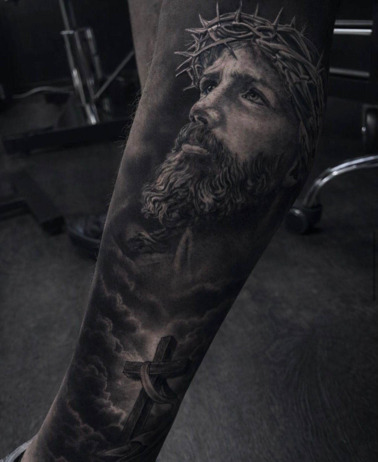 Schrift Tattoo im Nacken